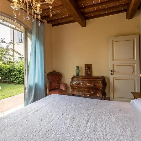 Le Selve Apartment Lari